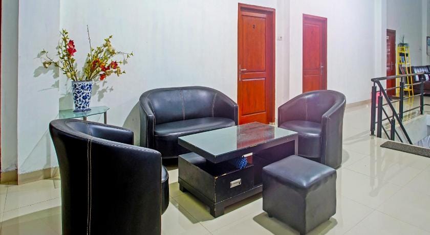 OYO Life 90587 Domen Homestay Syariah Hotel in Indonesia