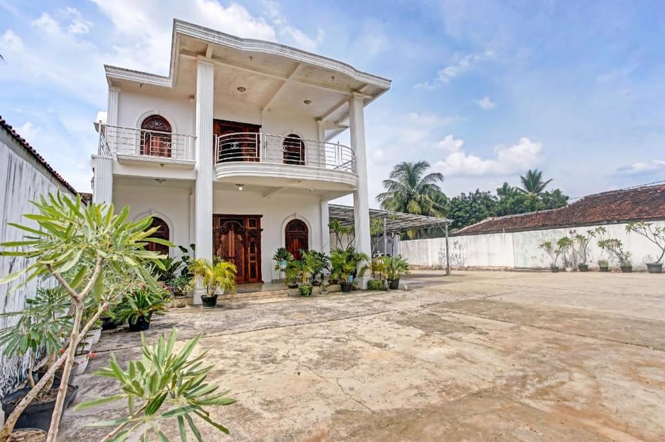 OYO 90585 Saka Ganta Guest House Syariah Hotel in Indonesia