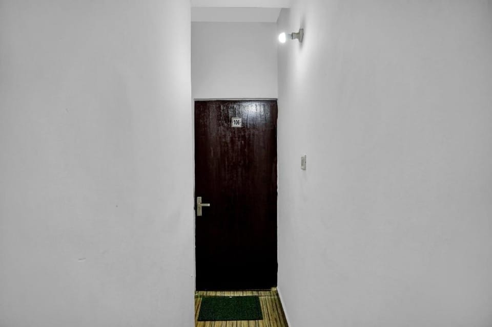 Hotel O Sky View Residency Hotel in Delhi
