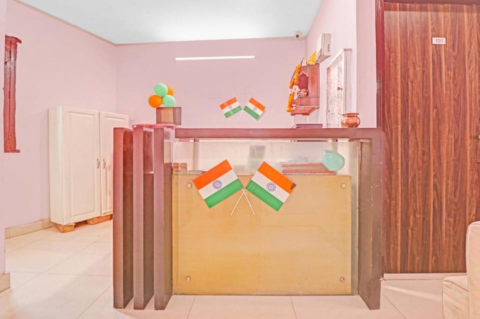 Hotel O Cherry Inn Hotel in Delhi