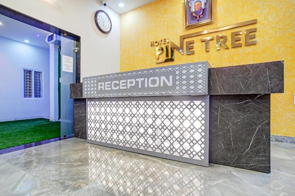 Super Townhouse Pine Tree Hotel in India