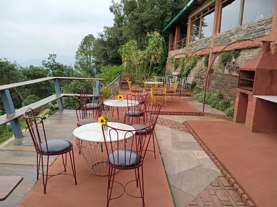 ALhito Cafe & Resort Hotel in Uttarakhand
