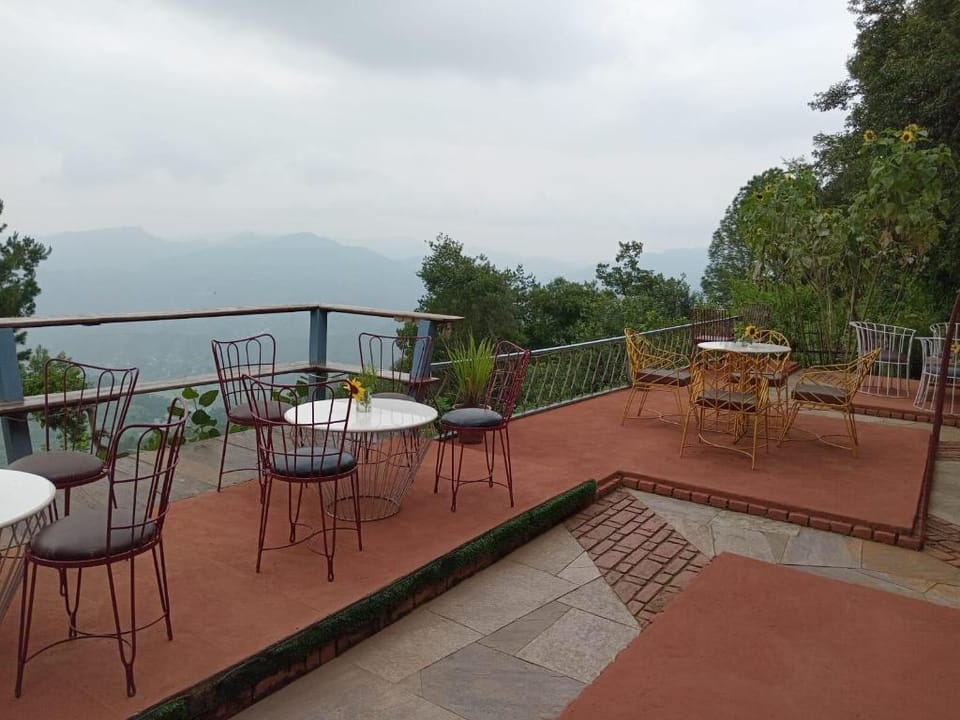 ALhito Cafe & Resort Hotel in Uttarakhand