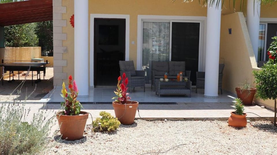 Dianas Heights 2 bed townhouse with communal pool Vacation rental in Peyia