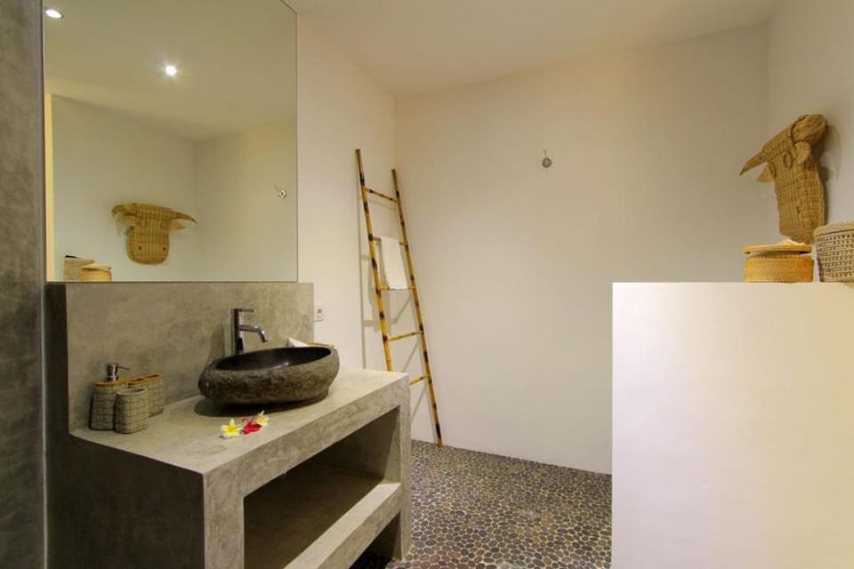 Renovated Villa Aksara Oberoi, 700m to Beach Villa in Kuta