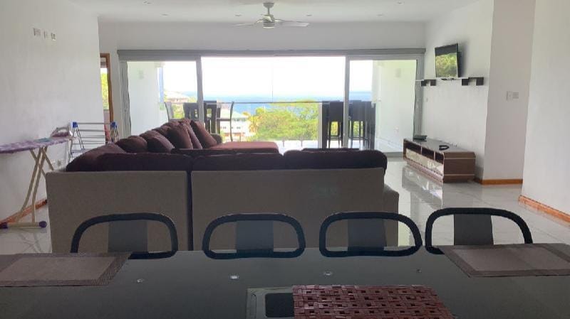 Cheerful  2 bedroom house at Anse Poules Blues Vacation rental in Africa