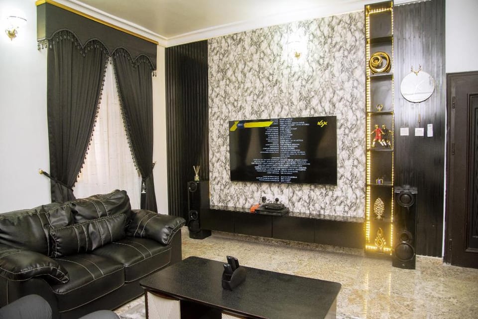 Exotic 5-Bedroom DnD Sweet Home Apartment, Ph Apartment in Nigeria
