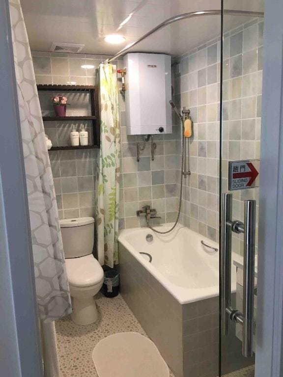 Double bed room with balcony Apartment in Hong Kong