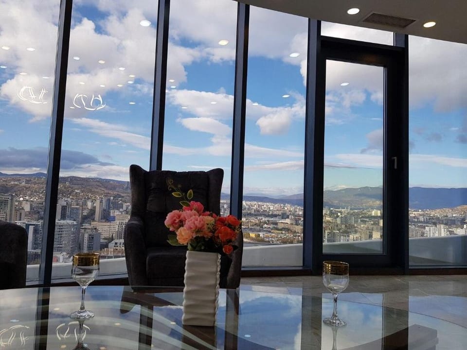 King David Tbilisi, Luxury One Bedroom 200A Vacation rental in Tbilisi, Georgia