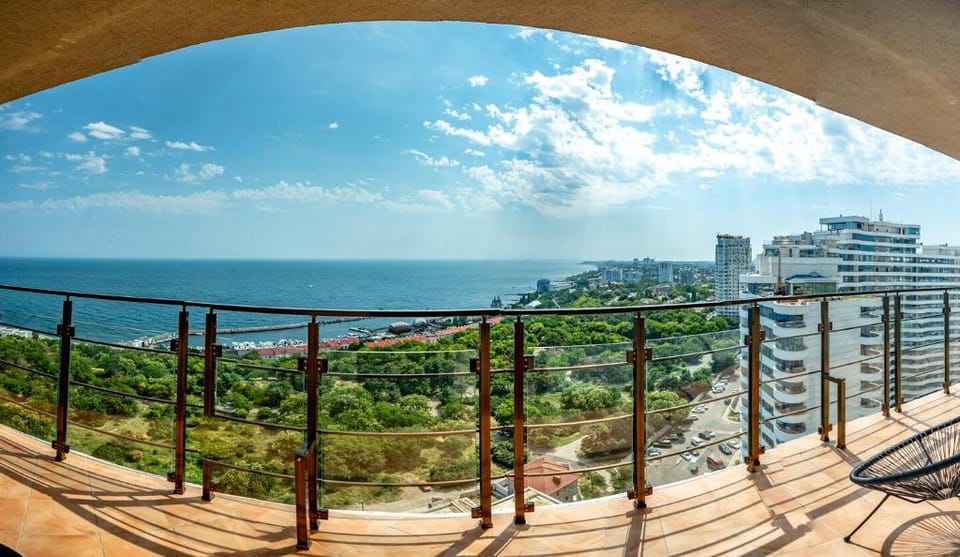 Pearl Luxury Apartment with Terrace Apartment in Odessa