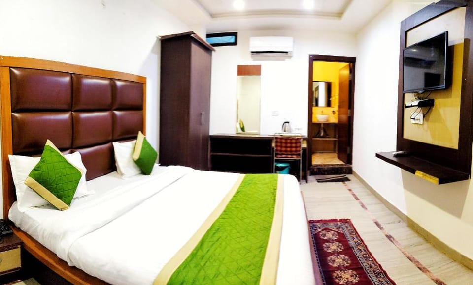 Hotel Taj Green Apartment in Agra