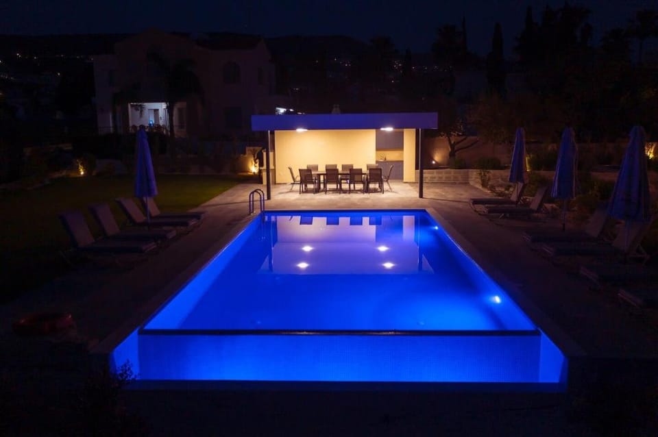 Andrea Villa 5 bedroom with swimming pool Villa in Peyia