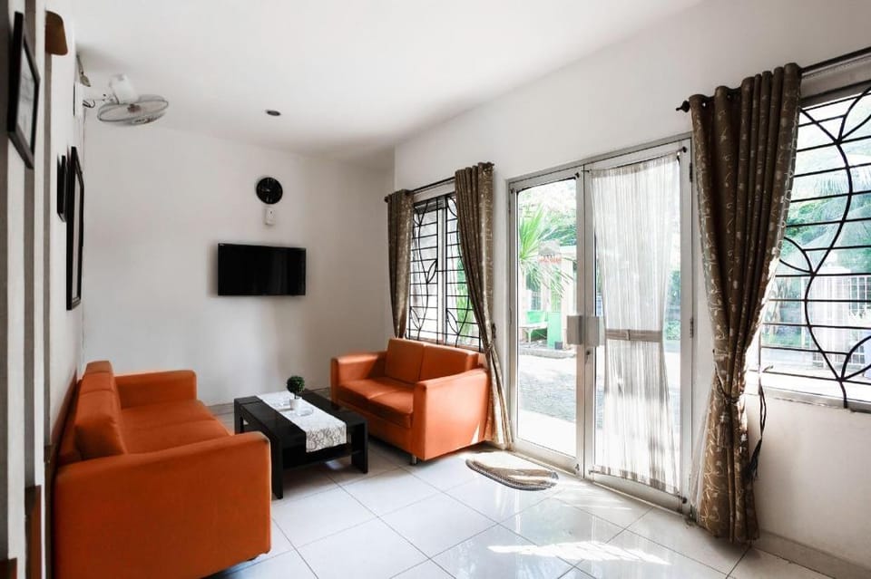 OYO 3736 Wisma Bougenville Syariah Hotel in West Java