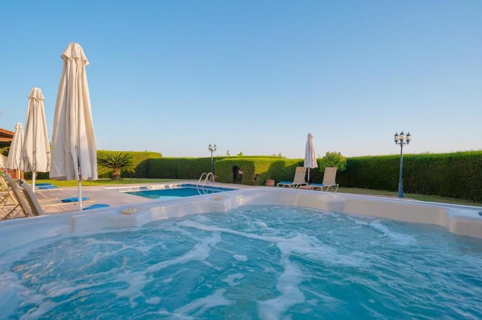 Bella Katerina Villa with pool in Coral Bay Villa in Peyia