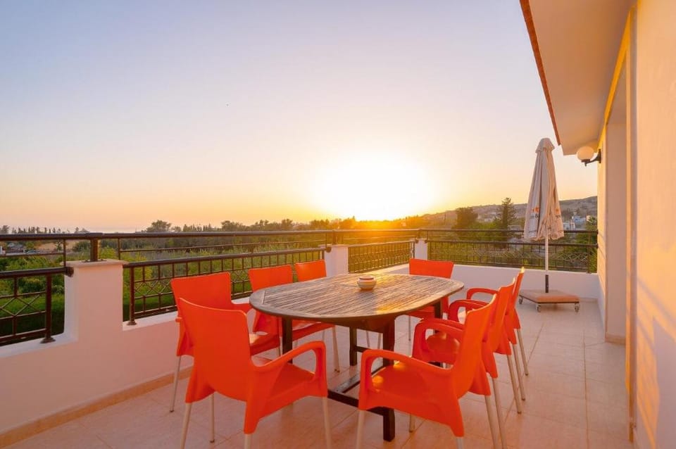 Bella Katerina Villa with pool in Coral Bay Villa in Peyia