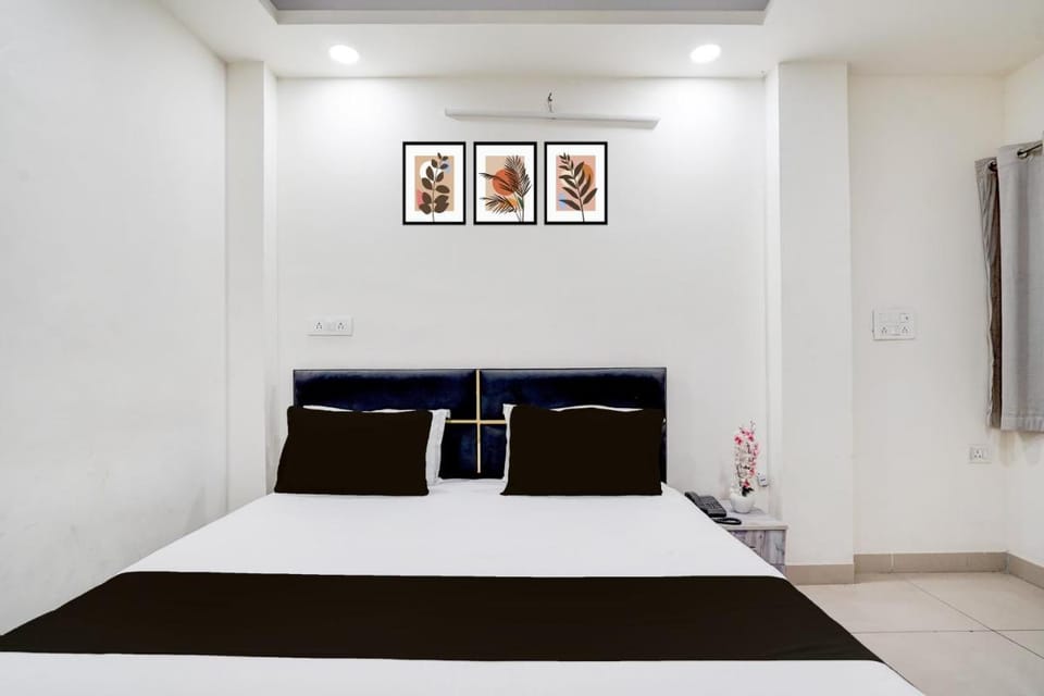 Hotel O KARAN RESIDENCY Hotel in Noida