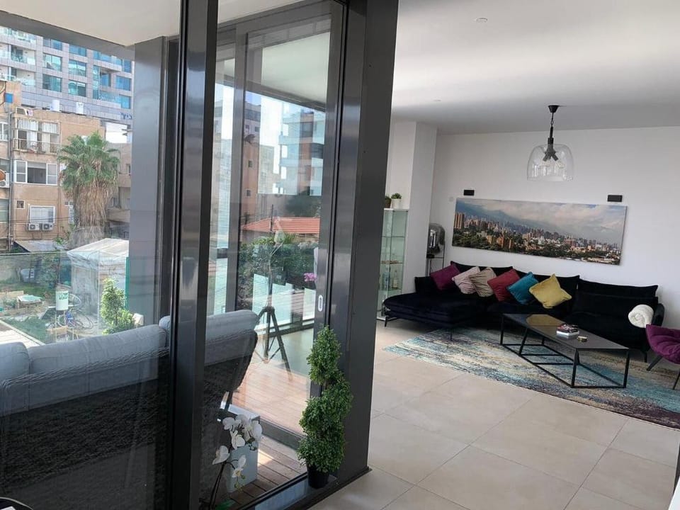 Colombia ?? and Stylish flat with a sea view Vacation rental in Tel Aviv-Yafo
