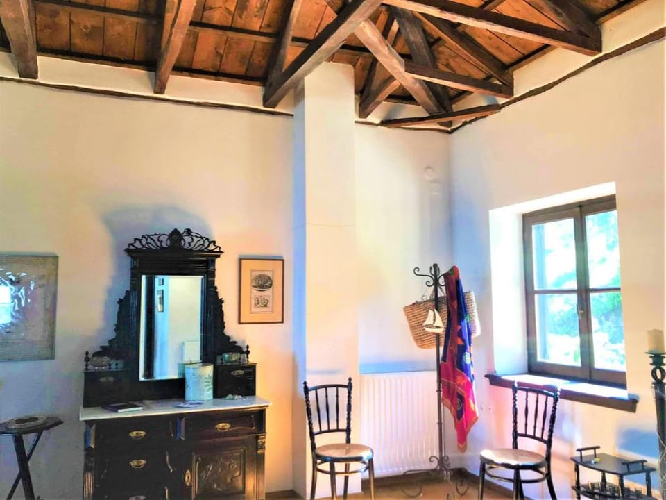 Traditional Luxury House Kedavros Villa in Magnesia Prefecture, Greece