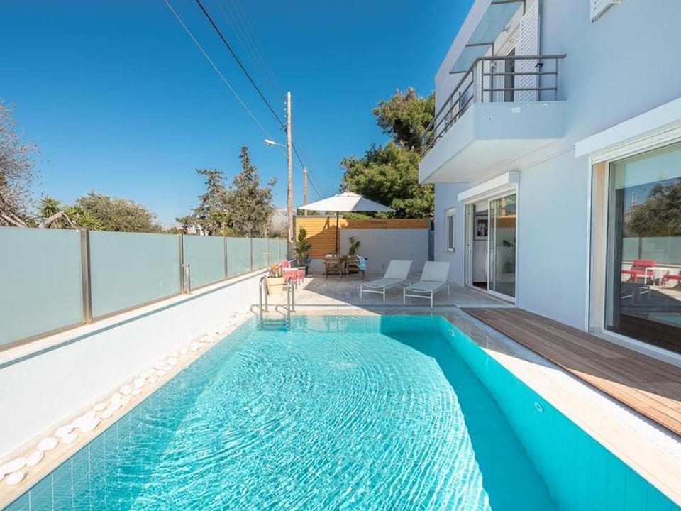 Greek Villa sunrelax with Private Pool Jacuzzi Villa in South Athens