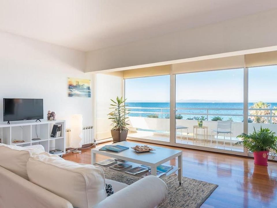 Amazing Beach Apt Panoramic View next to Marina Alimos Apartment in Alimos