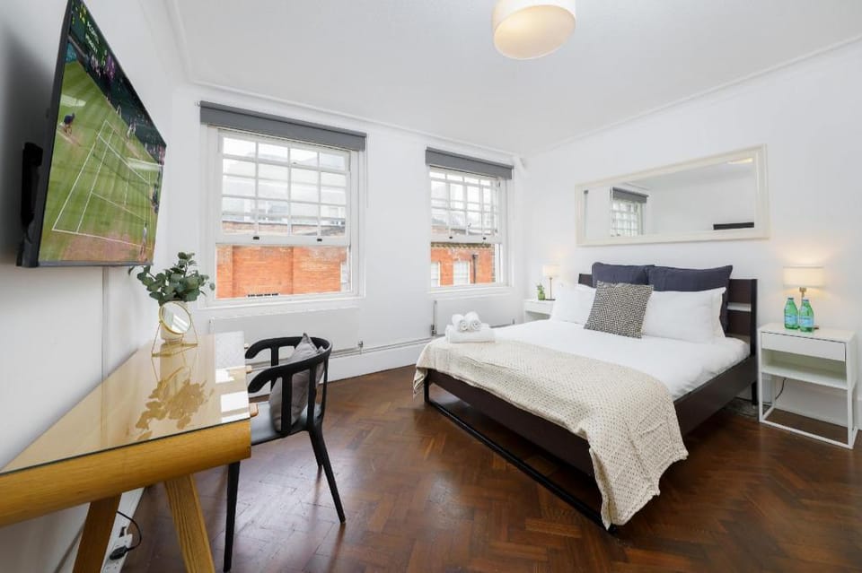 The Stage Door Apartment in City of Westminster