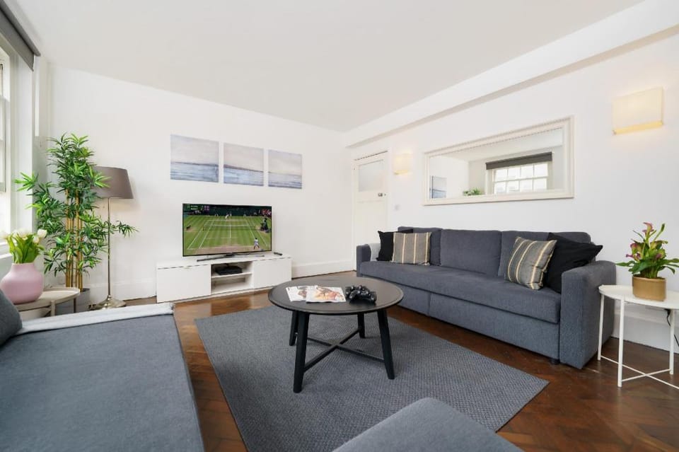 The Stage Door Apartment in City of Westminster