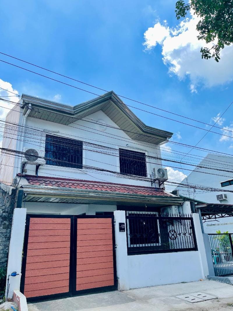 The Pad Prime NEW STAYCATION in San Fdo, Pampanga Villa in Calabarzon