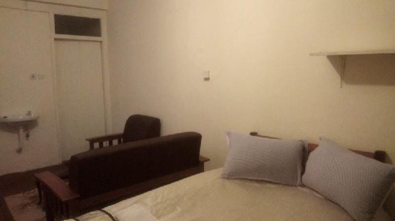 Quiet Comfortable Studio with Mature Garden View. Vacation rental in Nairobi
