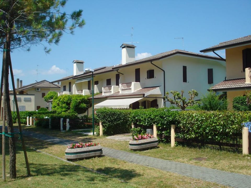 Beautiful Terraced House With Pool-tv-ac Vacation rental in Porto Santa Margherita
