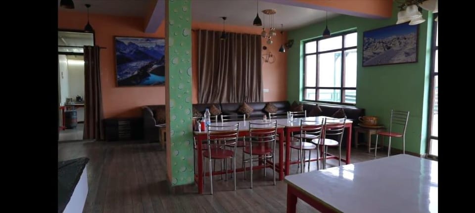 Hotel Montana Crowne Residency, Mukteshwar Hotel in Uttarakhand