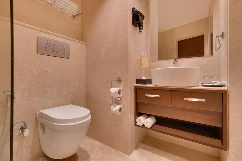 Lemon Tree Hotel, Noida Hotel in Noida
