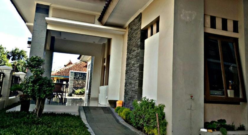 Wisma Andali Syariah Majalengka Mitra RedDoorz Hotel in West Java