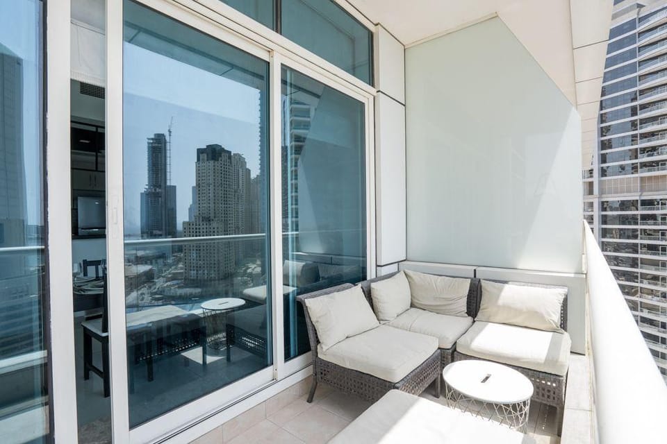 Exceptional Apt with Furnished Terrace By the Sea Apartment in Dubai
