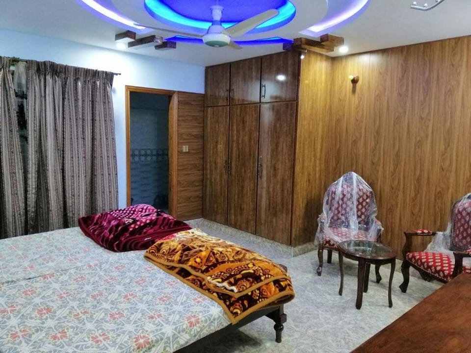 Furnished Portion with Lounge & Balcony - Homestay Apartment in Lahore