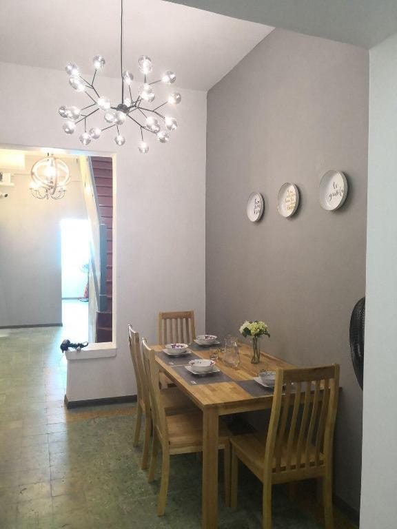Jovial PG MODERN  HERITAGE HOUSE 4ROOM@GeorgeTOWN  Vacation rental in George Town