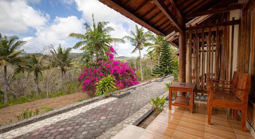 Batang Golden Hills Vila and Resto Hotel in Nusapenida