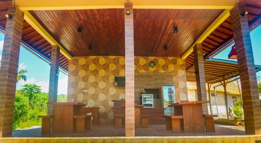 Batang Golden Hills Vila and Resto Hotel in Nusapenida