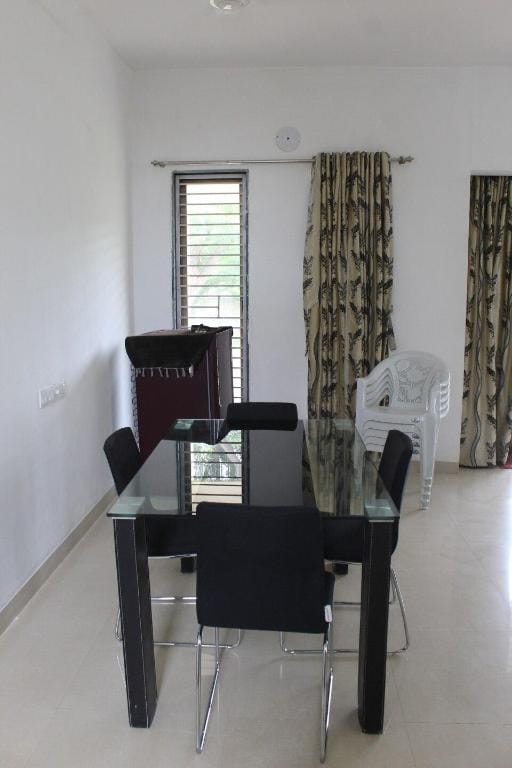 Saarus 17 - Farm Stay Villa @ Kensville Golf Club, Villa in Gujarat