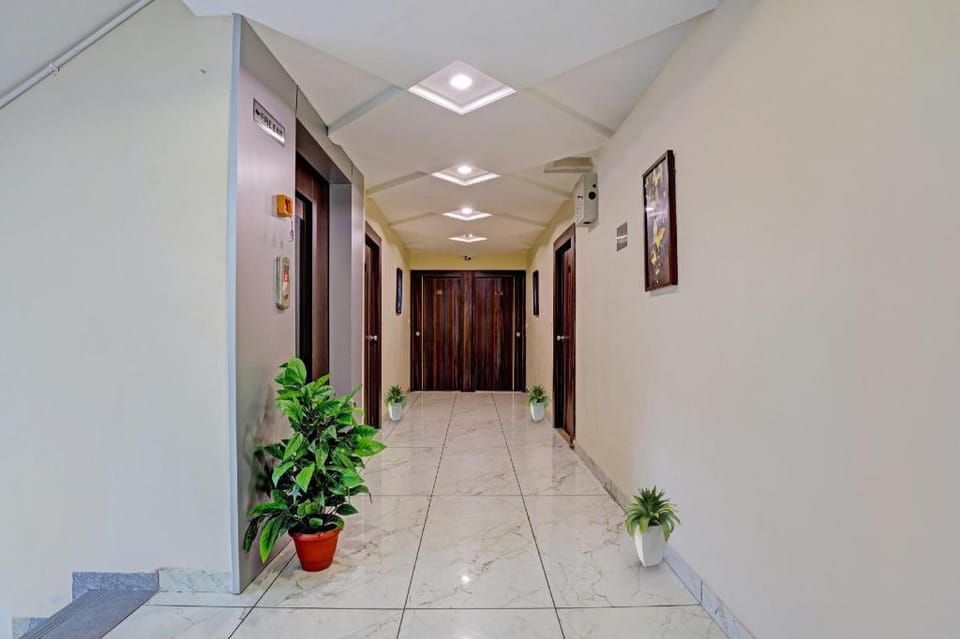 Super Collection O Hotel Raj Palace Hotel in Vadodara