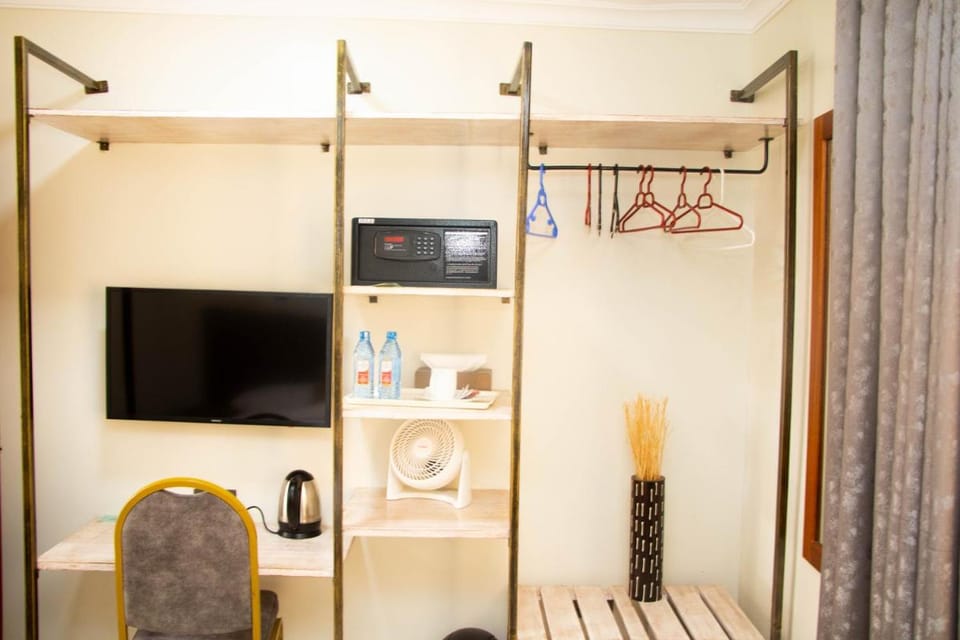 Distinctions Gardens Guest House Bed and Breakfast in Uganda