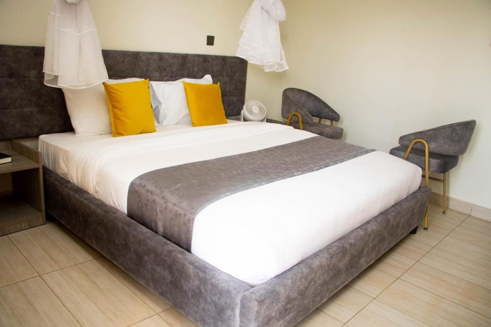 Distinctions Gardens Guest House Bed and Breakfast in Uganda