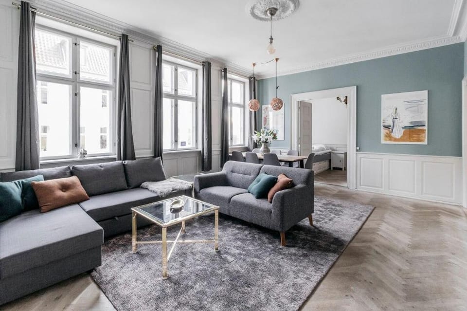 Large Luxury Apt w/Canal View · Central CPH City Apartment in Copenhagen