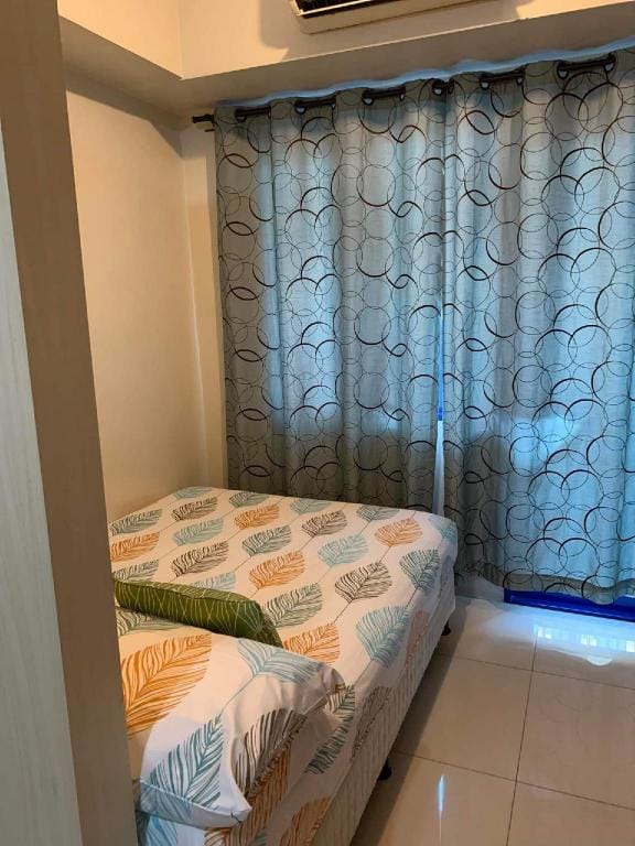Wind and Sea at Sea Residences Apartment in Pasay