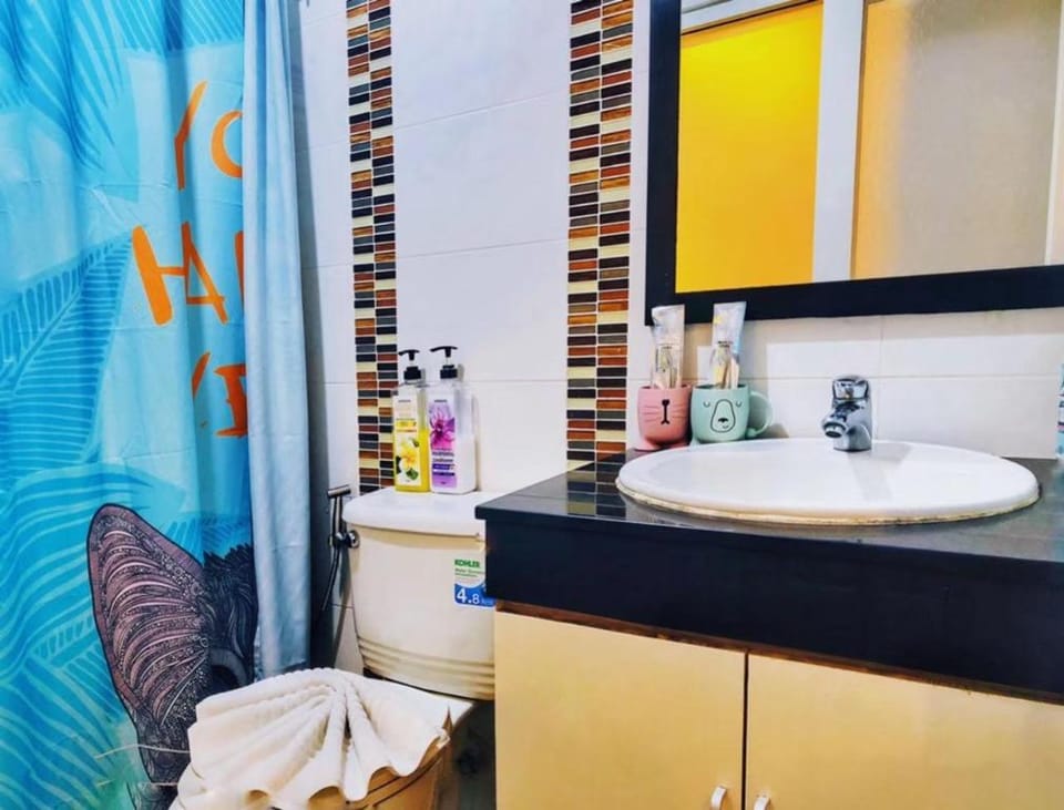 Patong Beach CatThemeHostel kingbed/balcony/lift-6 Apartment in Patong