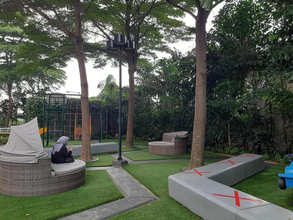 Convenient 2BR Apartment Bintaro ParkView +Netflix Apartment in South Jakarta City