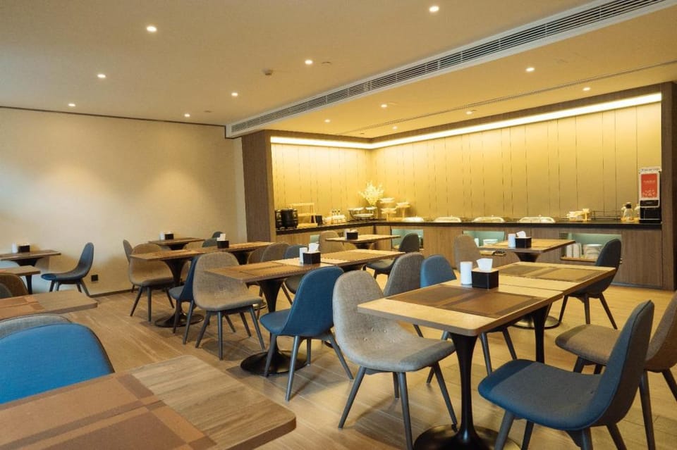 Hanting Hotel Handan Development Zone East Railway Station Hotel in China