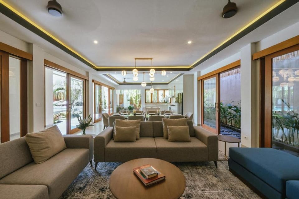 Villa Reillo Canggu Hotel in North Kuta
