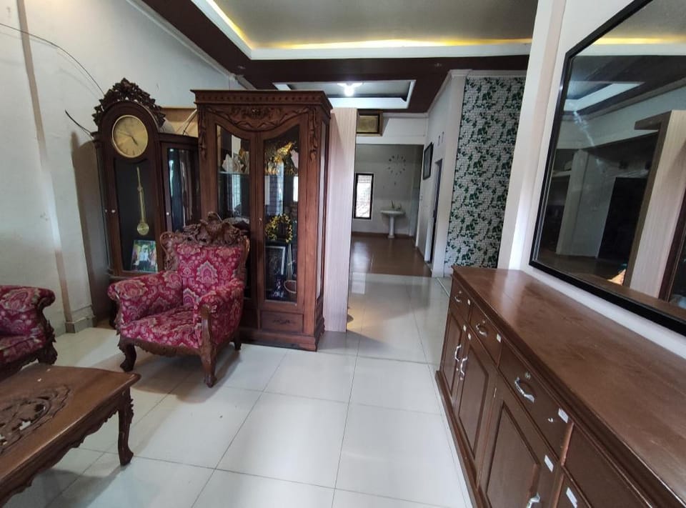 OYO 90633 Graha Dirham Homestay Hotel in Indonesia