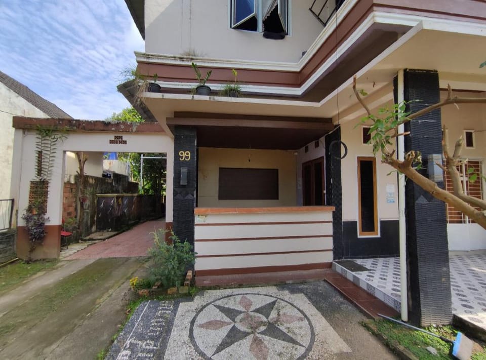 OYO 90633 Graha Dirham Homestay Hotel in Indonesia