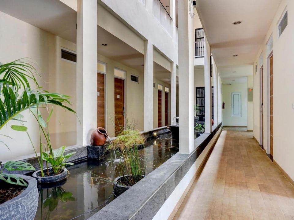 OYO 90629 The Home Srengseng Hotel in Jakarta